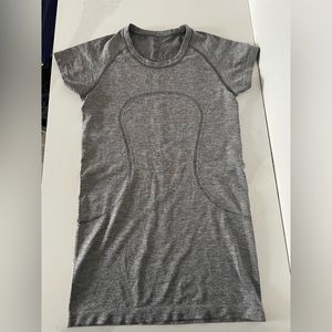 Lululemon swiftly top size 6